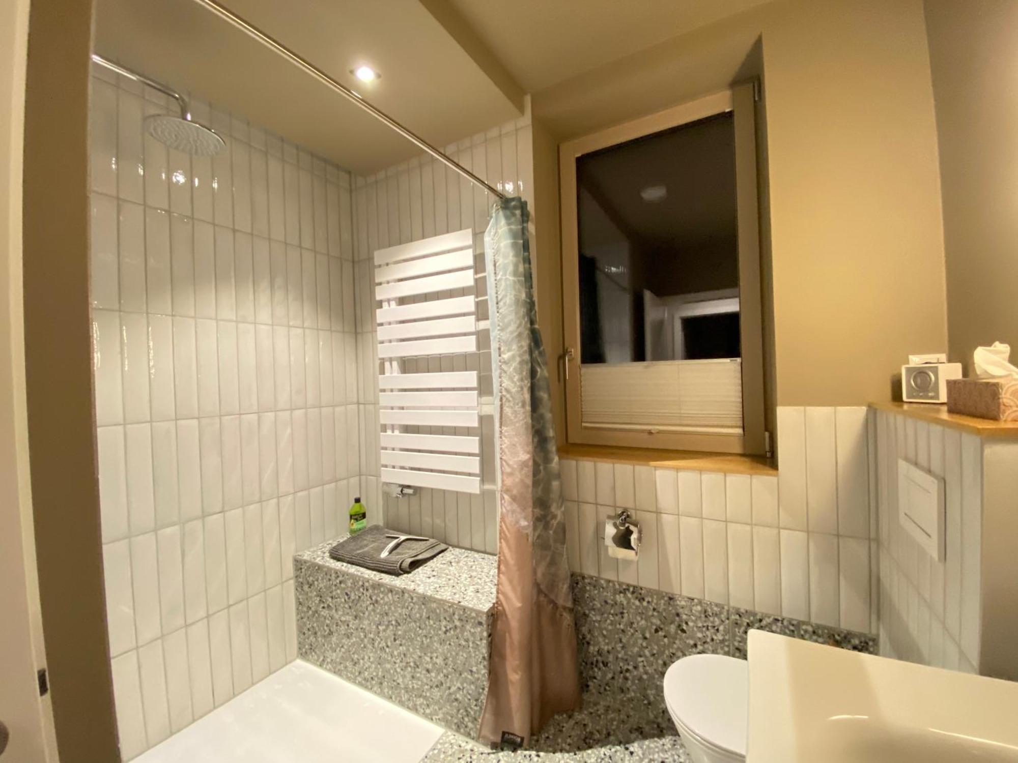 Copper Beech Place Ахим Экстерьер фото