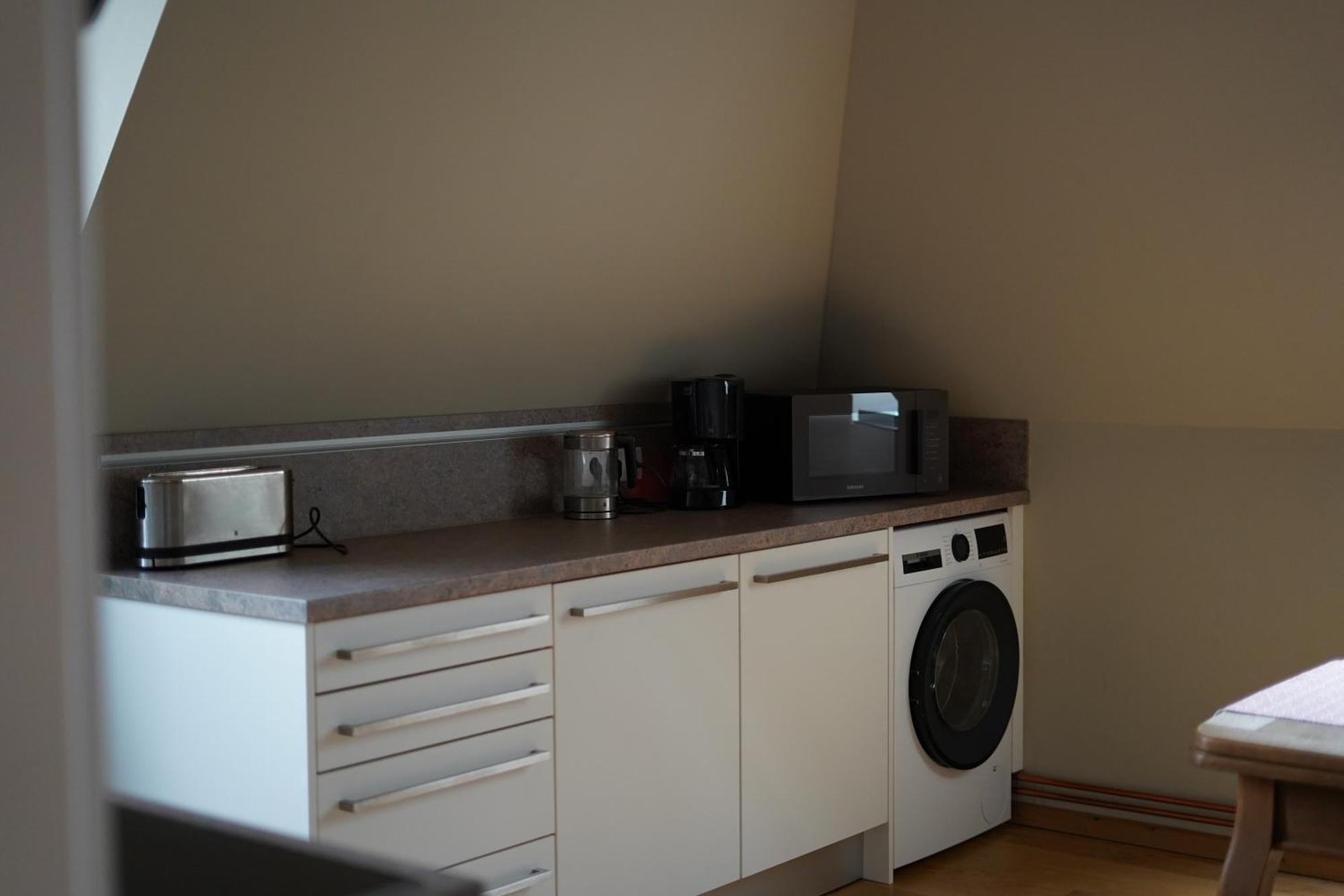 Copper Beech Place Ахим Экстерьер фото